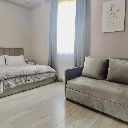 Guest House Nima Кутаиси Екстериор снимка