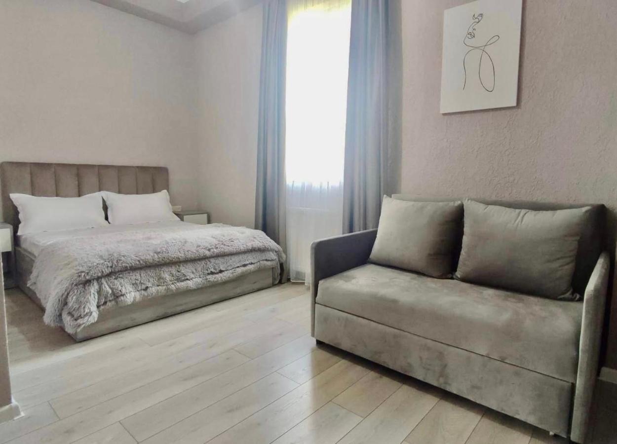 Guest House Nima Кутаиси Екстериор снимка
