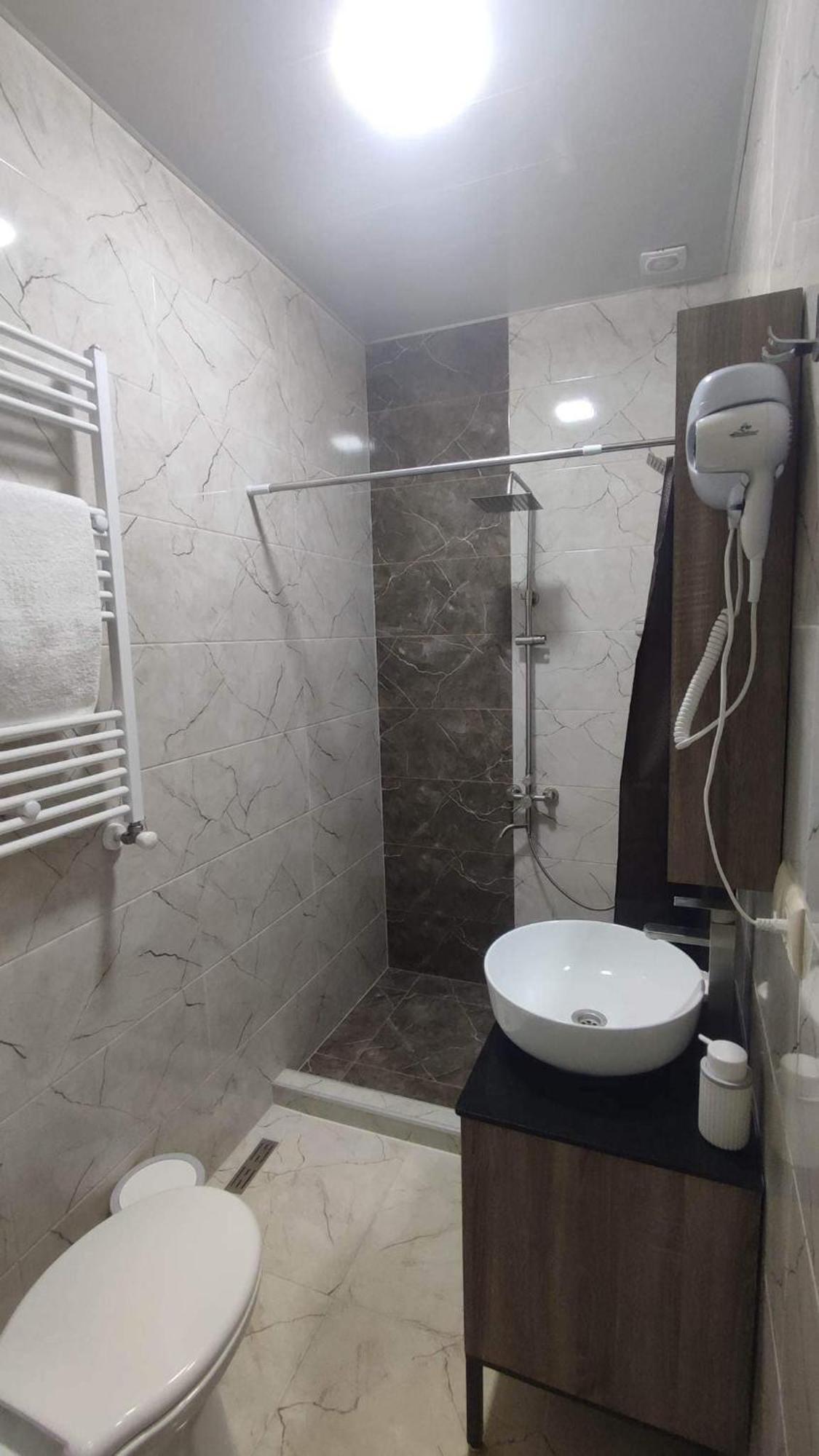 Guest House Nima Кутаиси Екстериор снимка