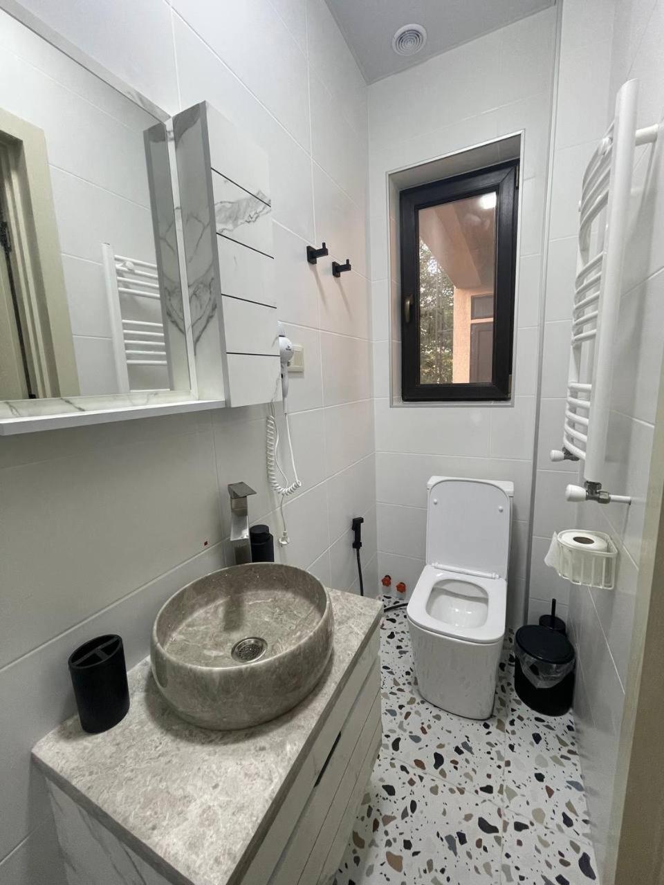 Guest House Nima Кутаиси Екстериор снимка
