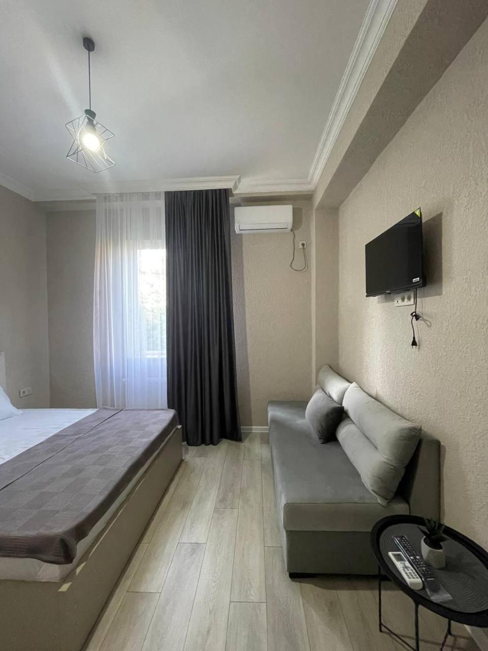 Guest House Nima Кутаиси Екстериор снимка
