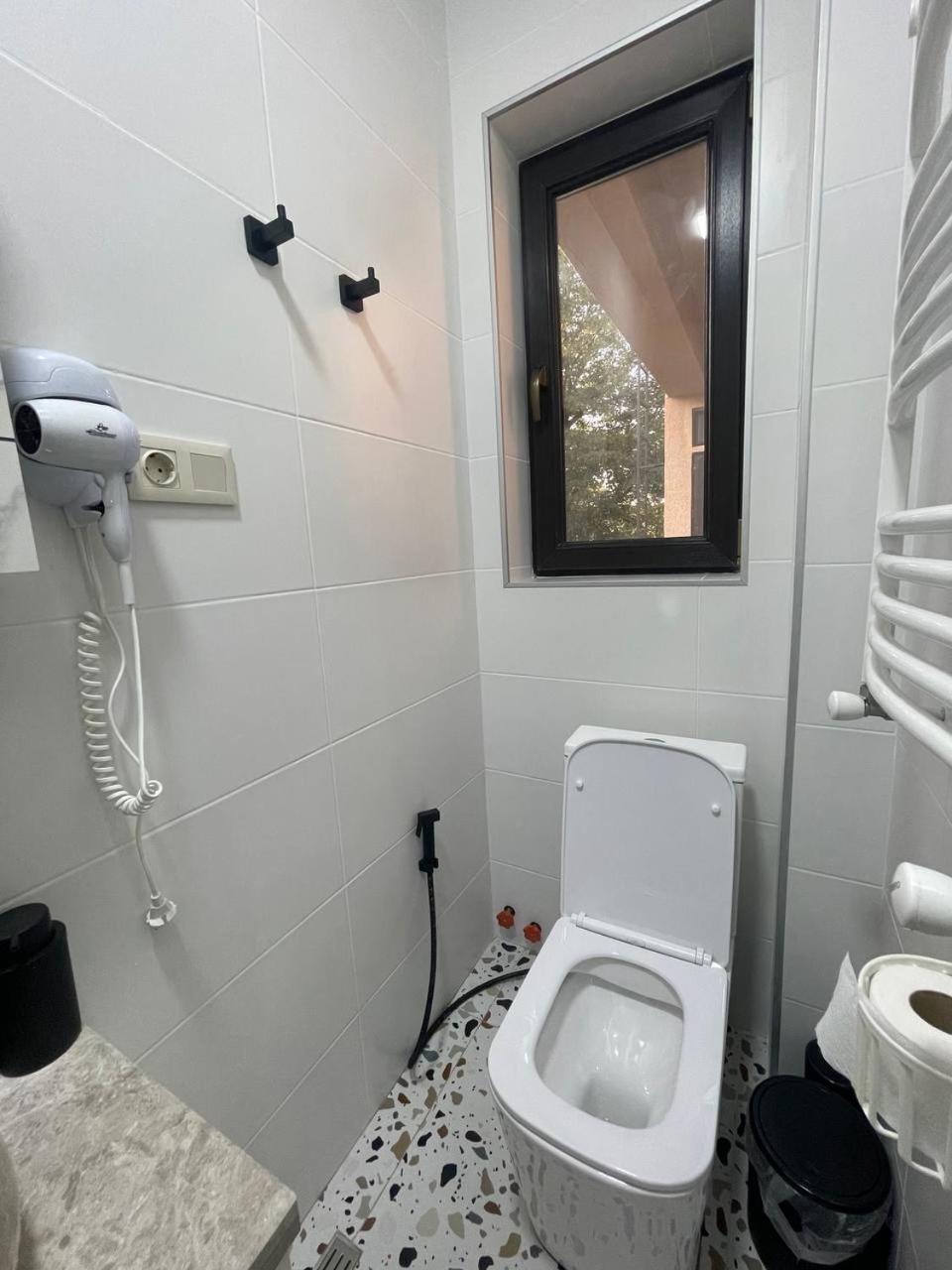 Guest House Nima Кутаиси Екстериор снимка