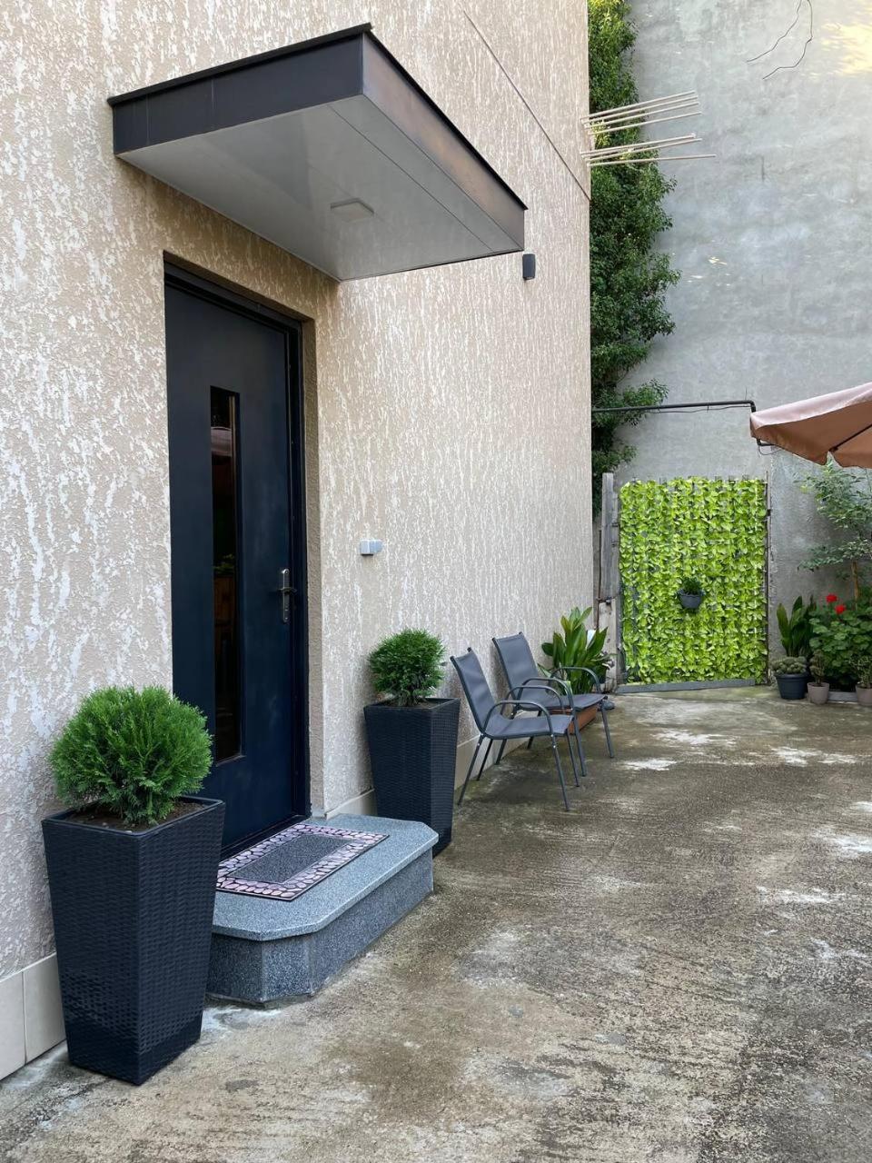Guest House Nima Кутаиси Екстериор снимка
