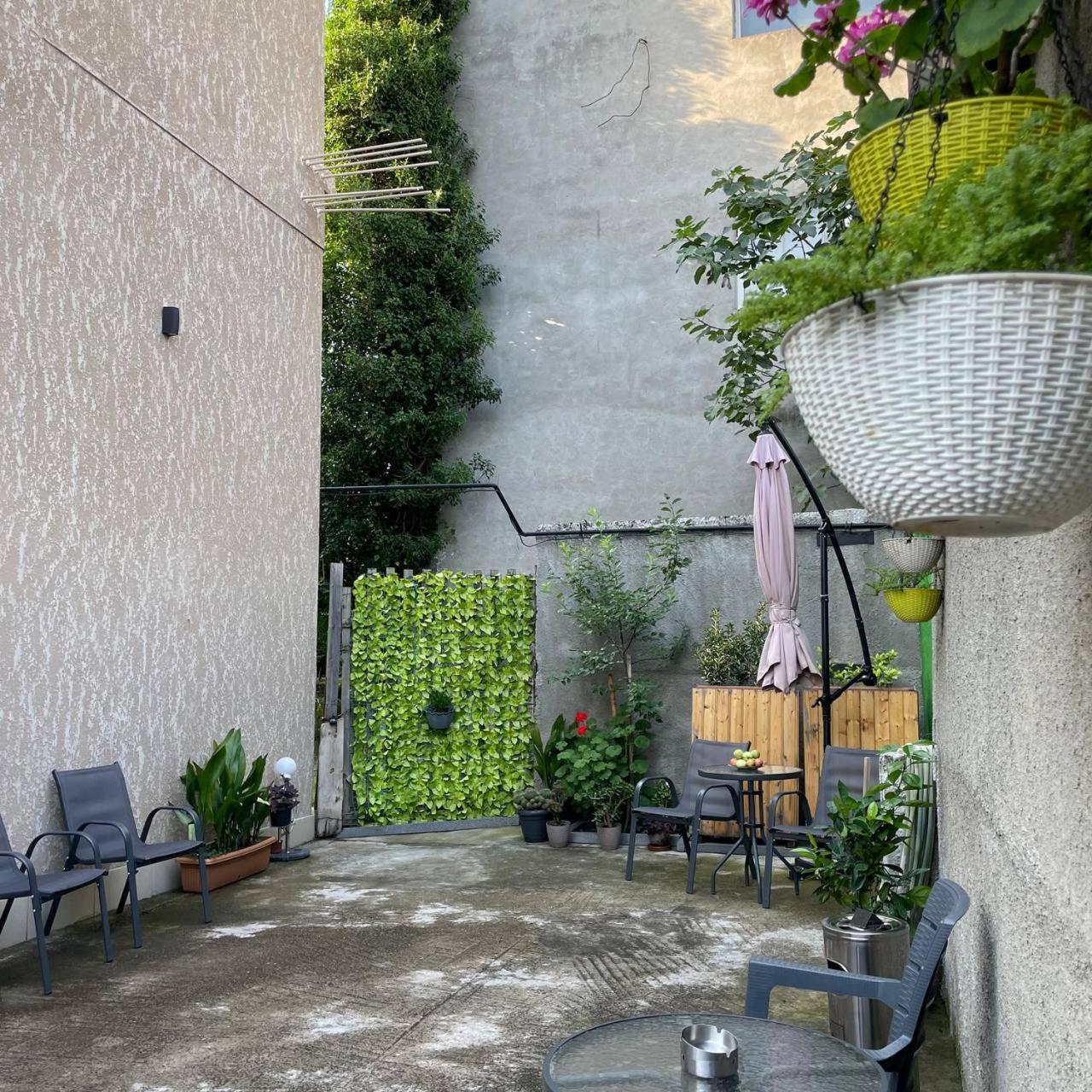 Guest House Nima Кутаиси Екстериор снимка